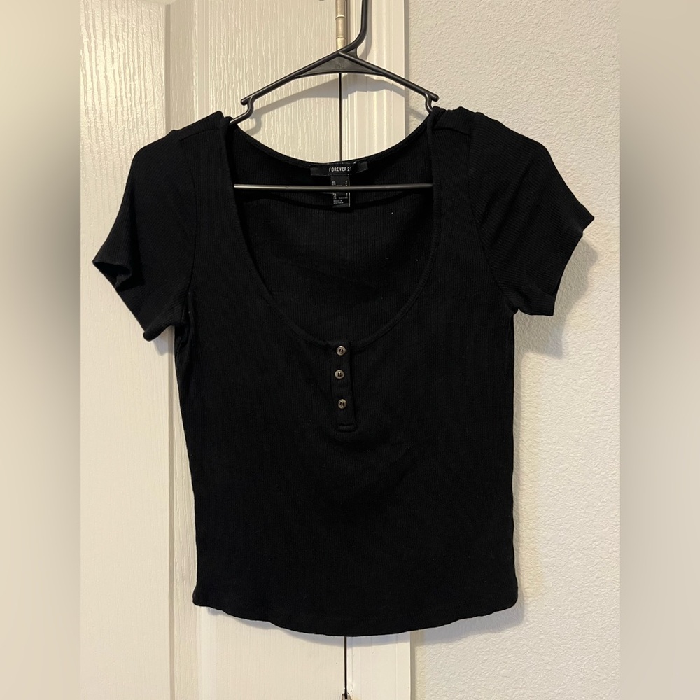 Forever 21 Ribbed Cropped T Shirt with Buttons Black Size S